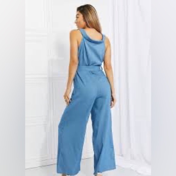 DAVI & DANI LIGHT DENIM JUMPSUIT BLUE SIZE M. - Picture 5 of 9